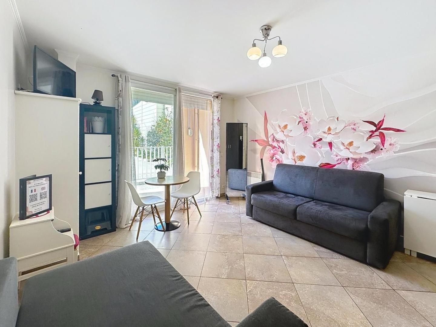 Direct Monaco Studio Devant Piscine Бюсолей Екстериор снимка